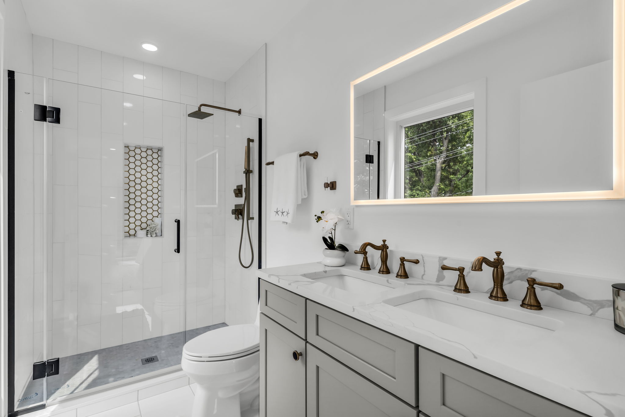 AVANT CONDOMINIUM — gallery photo 5
