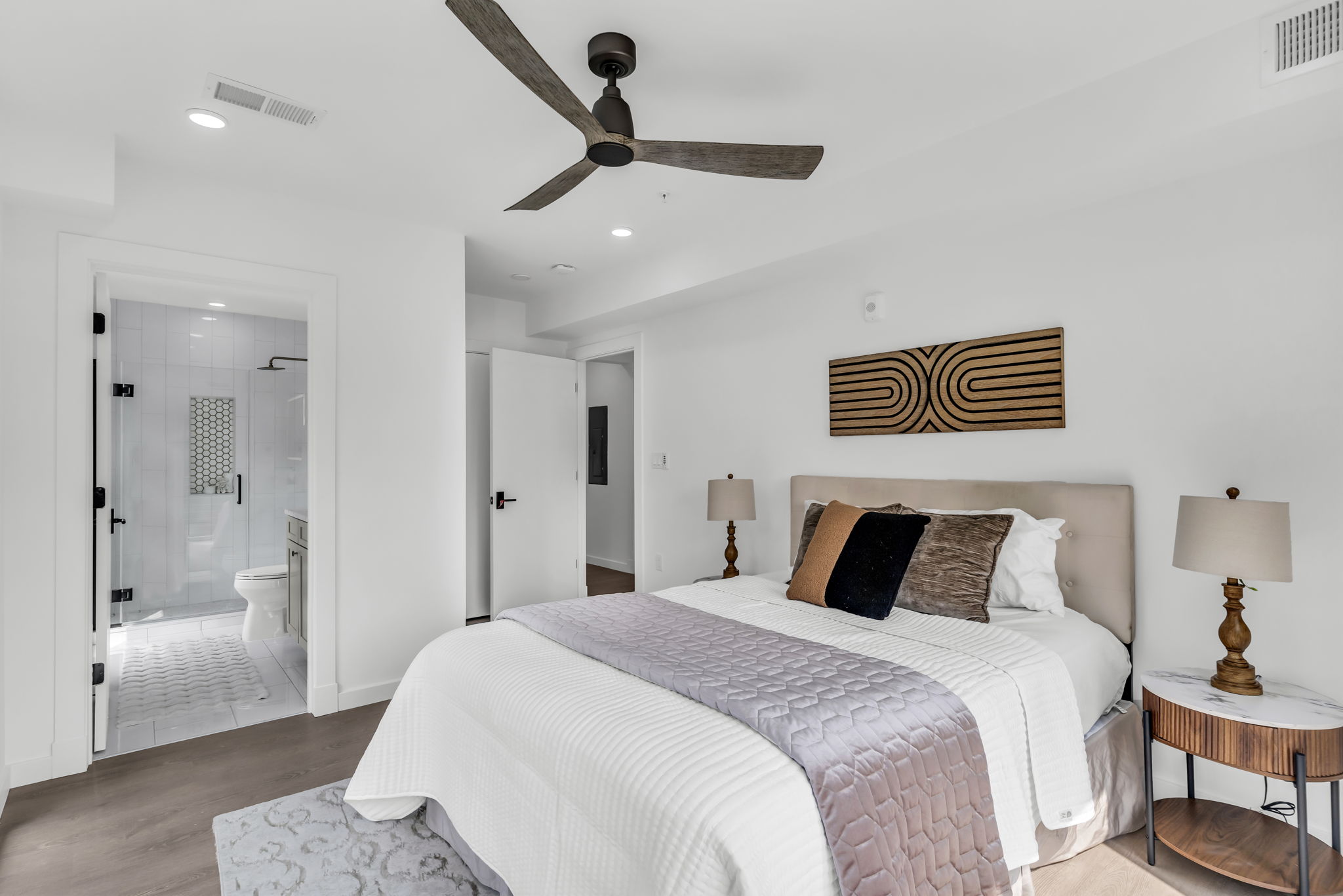 AVANT CONDOMINIUM — gallery photo 4